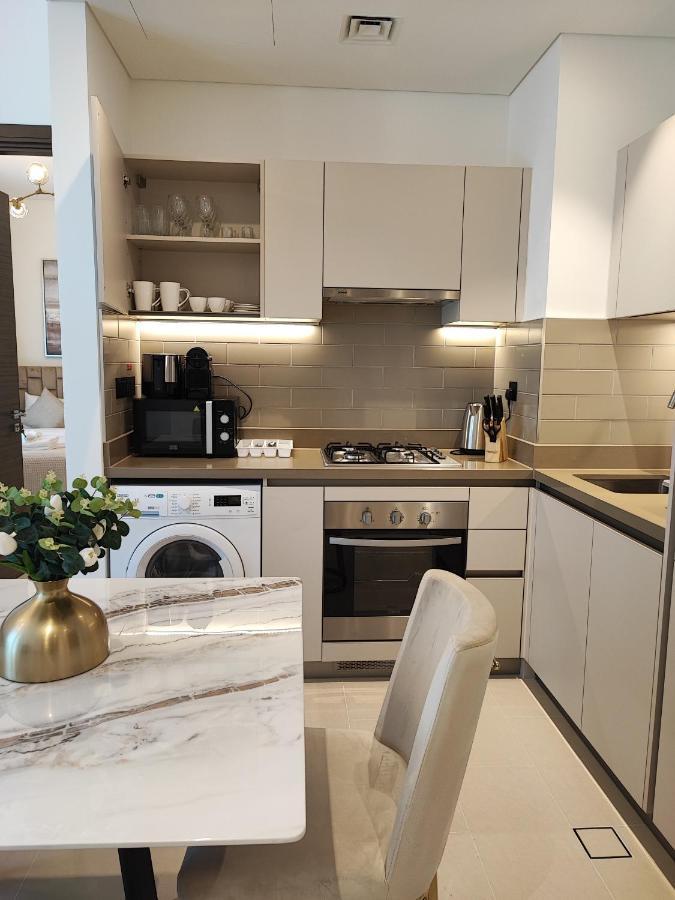 Beautiful 2 Bedroom Next To Business Bay - Sobha Creek Vista Dubai Buitenkant foto